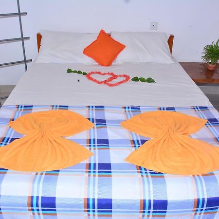 Pleasant Park Holiday Inn Trincomalee Exteriör bild