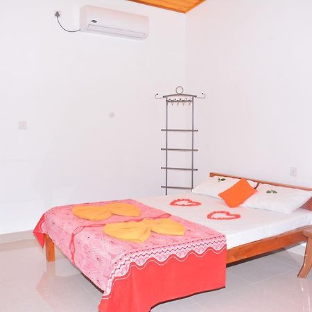 Pleasant Park Holiday Inn Trincomalee Exteriör bild